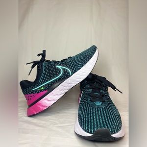 WMNS React Infinity Run Flyknit 3 “Black Pink Prime Dynamic Turquoise”
